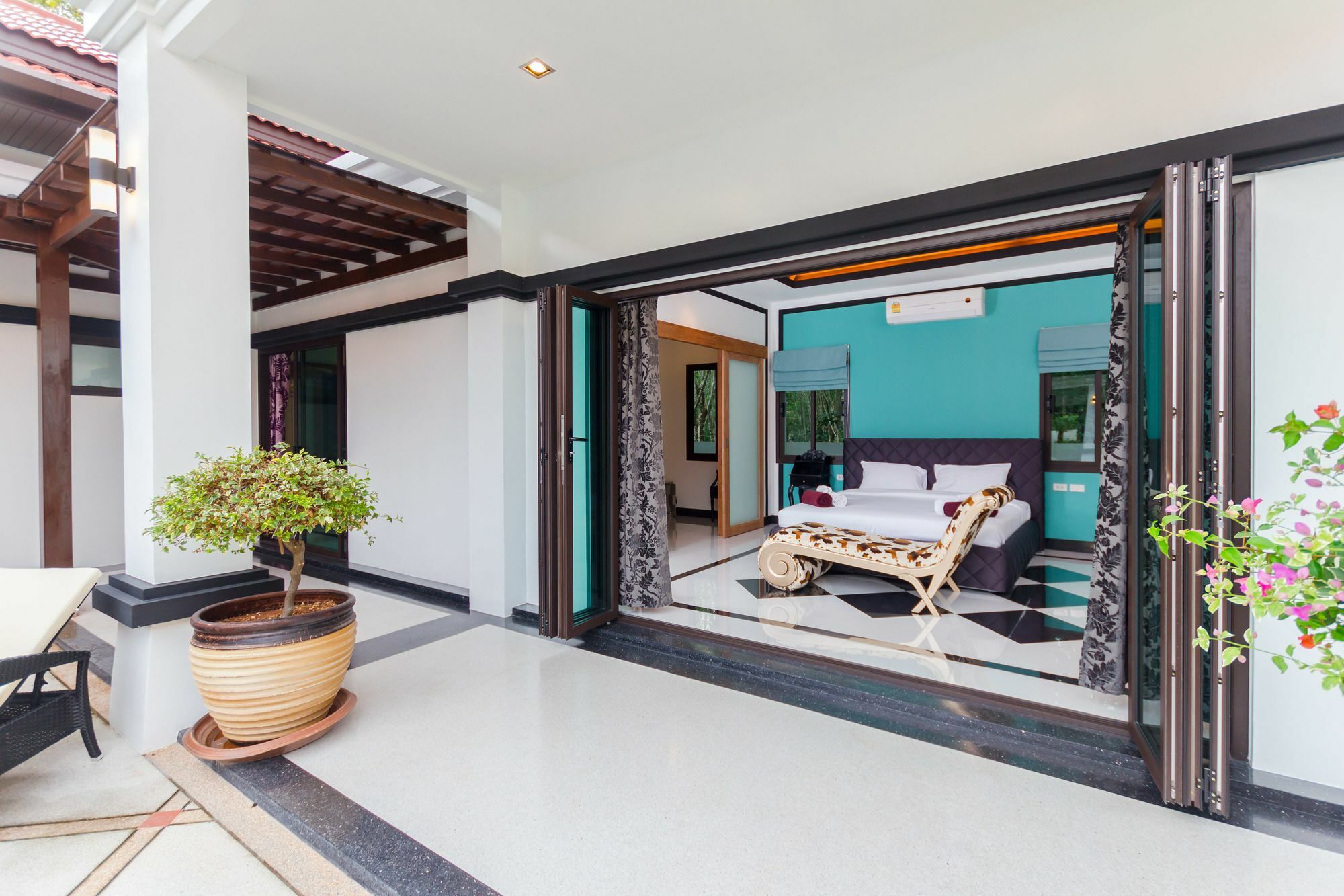 Jewels Villas Phuket Surin Beach  Esterno foto